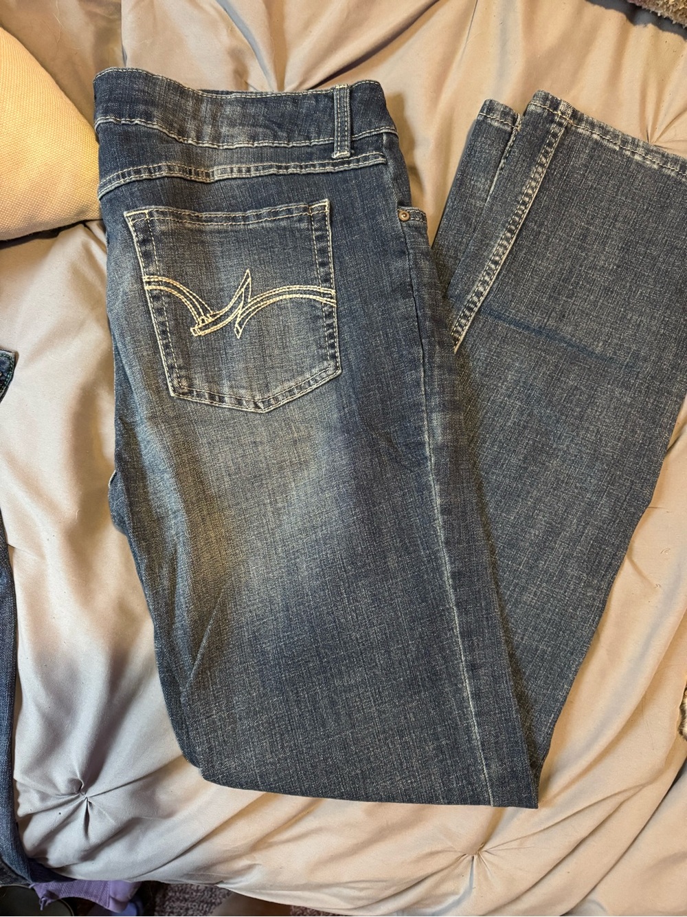Wrangler Classic Women's Dark Wash Straight-Leg Jeans